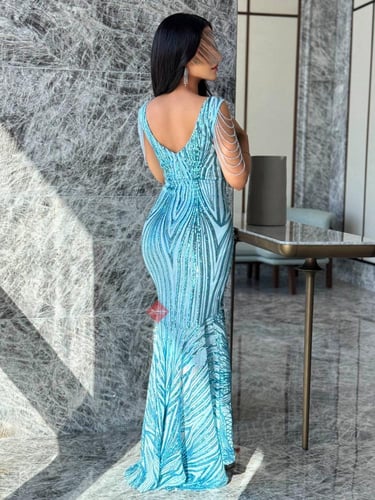 فستان سهره ستايل ساندريلا بتطريز ترتر ومزين بالخرز...