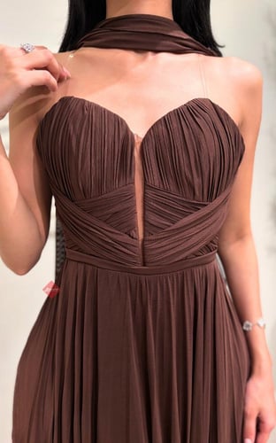 فستان سهرة ناعم تب بليسيه بكلوش