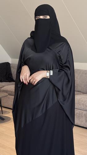 عباية ريشه