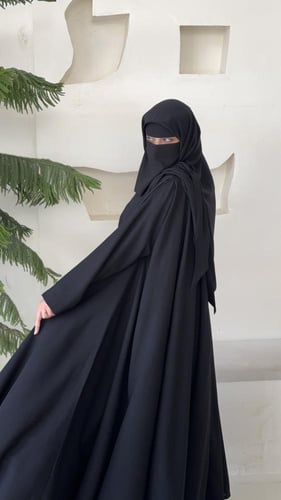 بكج غزاله ( عباية + ملفع مثلث + مثبت طرحه + نقاب )