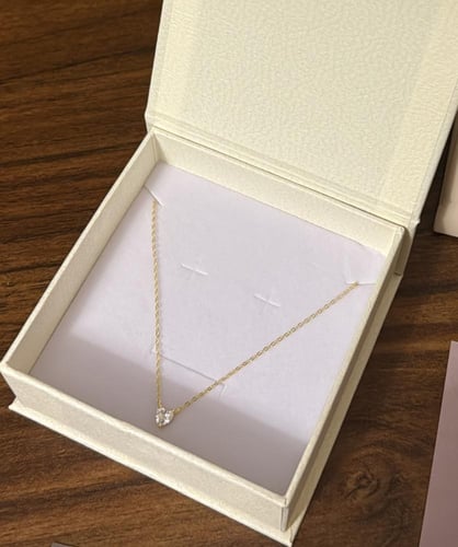 بوكس KARTZ ورد صناعي بنك مع عقد فضه عيار 925