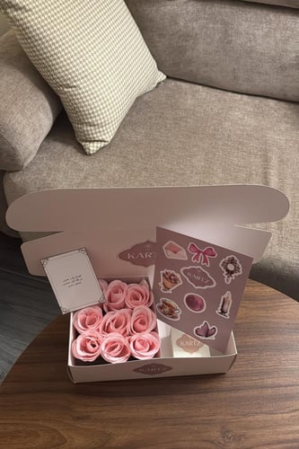 بوكس KARTZ ورد صناعي بنك مع خاتم نسائي فضه عيار 92...