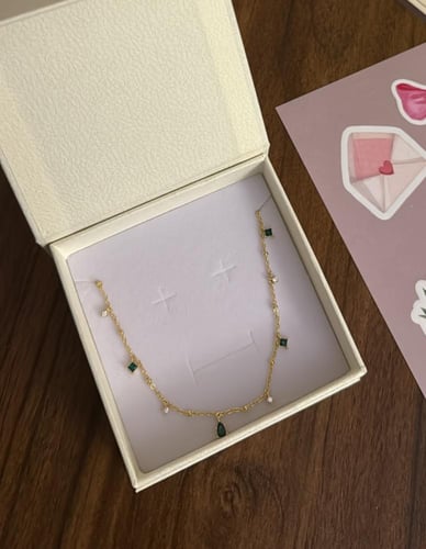 بوكس KARTZ ورد صناعي بنك مع عقد فضه عيار 925