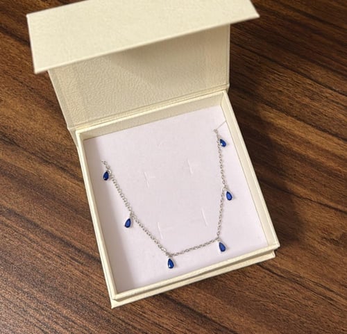 بوكس KARTZ ورد صناعي بنك مع عقد فضه عيار 925