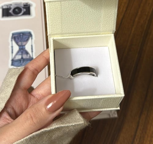 كيس KARTZ ورد صناعي منوع لون سكري مع خاتم رجالي ست...