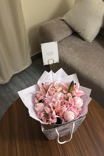 كيس KARTZ ورد صناعي يحتوي أكثر من نوع ورد الوان ال...