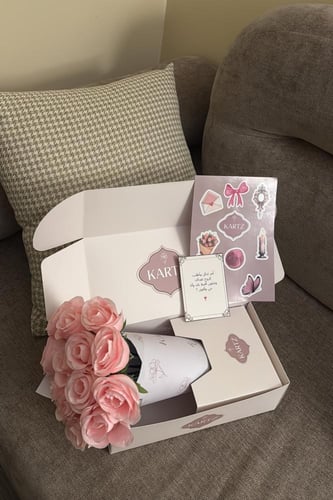 بوكس KARTZ ورد صناعي بنك مع عقد فضه عيار 925