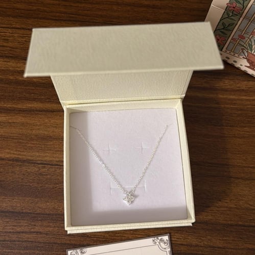 كيس KARTZ ورد صناعي يحتوي أكثر من نوع ورد لون بنك...