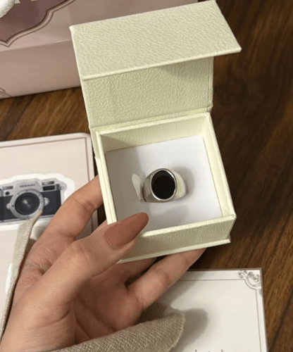 كيس KARTZ ورد صناعي أحمر مع خاتم رجالي ستانسل ستيل