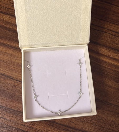 كيس KARTZ ورد صناعي يحتوي أكثر من نوع ورد لون بنك...