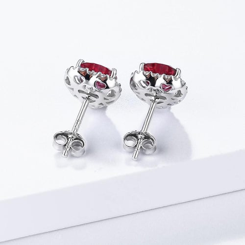 أقراط على شكل قلب