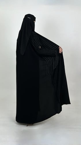 عبايه نص كلوش لف خيوط مقلم