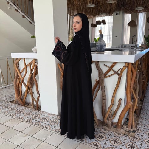 عباية نوف ترند تطريز كوري طقطق ولف مناسب لكل الفصو...