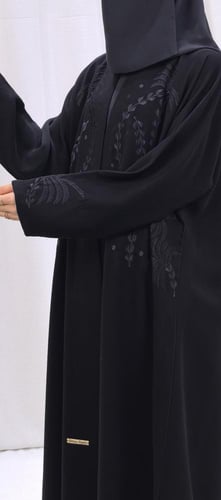 عبايه نص كلوش خيوط