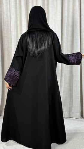 عباية لمار مطرزة كم تطريز بنفسجي