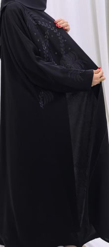 عبايه نص كلوش خيوط