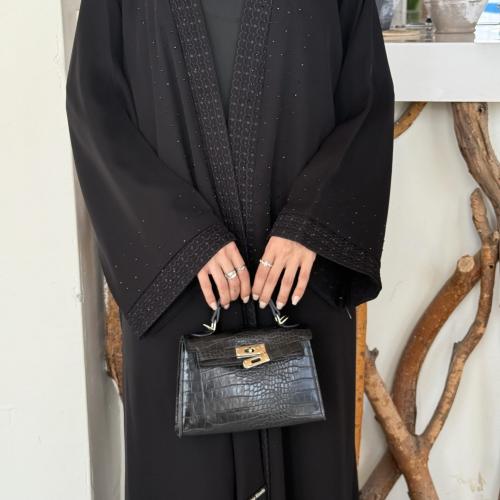 عباية كلوش كبير الفصوص لف مناسب لكل الفصول