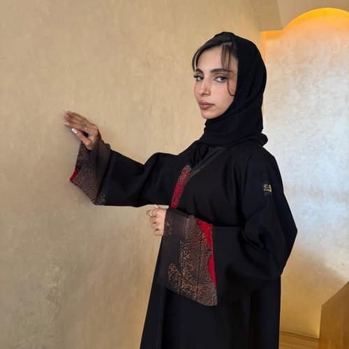 عباية ربع كلوش لف لون اسود وعودي مناسب لكل الفصول