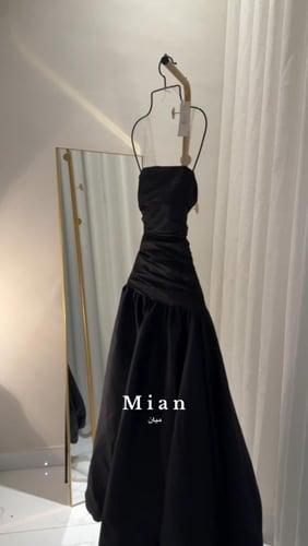 فستان قمر اسود
