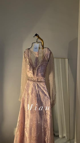 فستان لاتينا