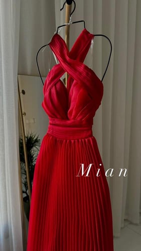 فستان ايفي احمر