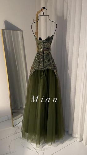 فستان نياريس