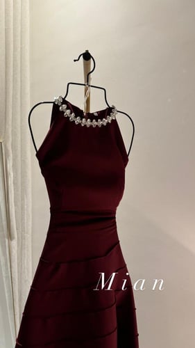 فستان هالة برغندي