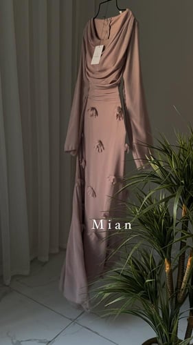 فستان ريمانا