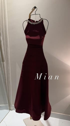 فستان هالة برغندي