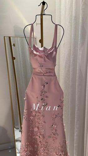 فستان اريلاين