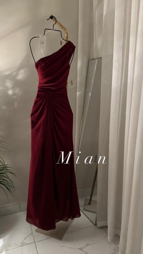 فستان باربي عنابي