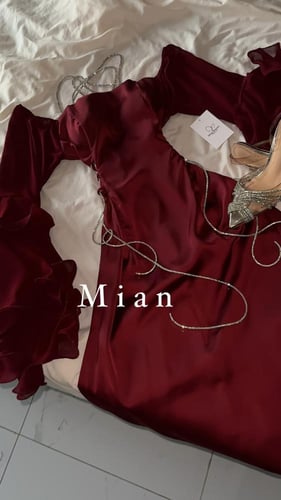 فستان غزالة احمر