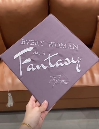 قبعة تخرج ( تطريز خفيف )