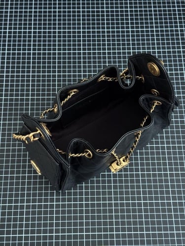 شانيل Hobo mini