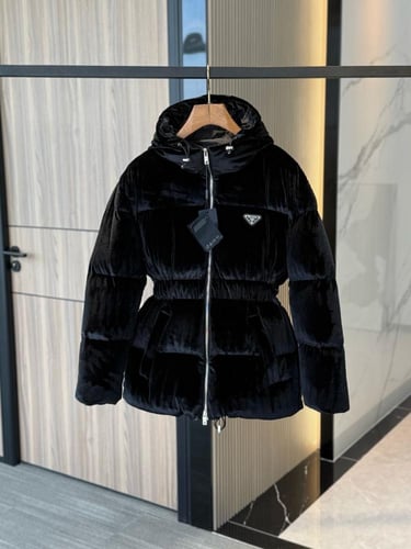 جاكيت برادا