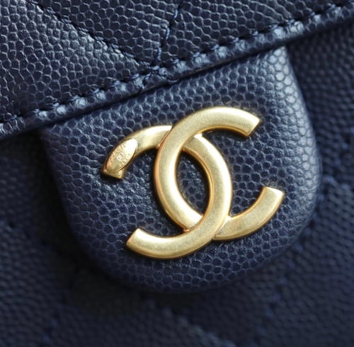 شانيل hobo كحلي