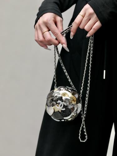 Chanel pre owned اصدار محدود