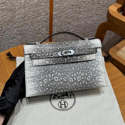 Kelly Pochette