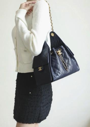 شانيل hobo كحلي