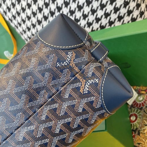 كحلي Bowling 25 Toiletry