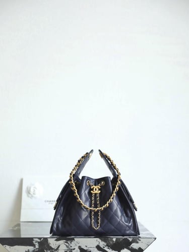 شانيل hobo كحلي