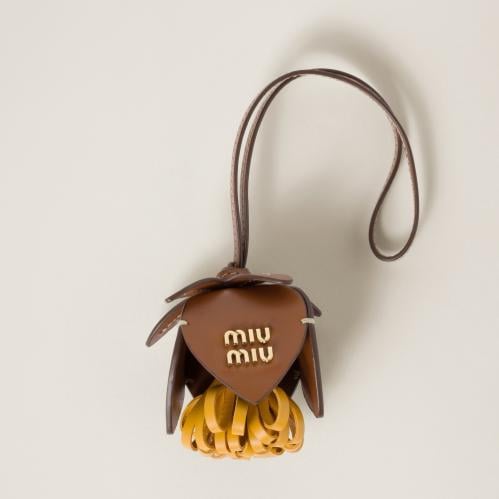اكسسوار شنط miu miu