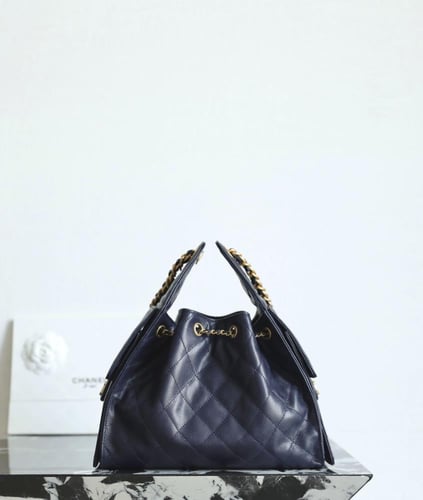 شانيل hobo كحلي