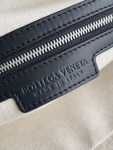 حقيبة لابتوب بوتيقا