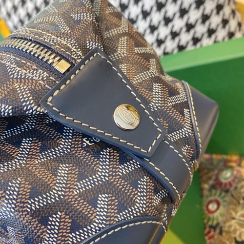 كحلي Bowling 25 Toiletry