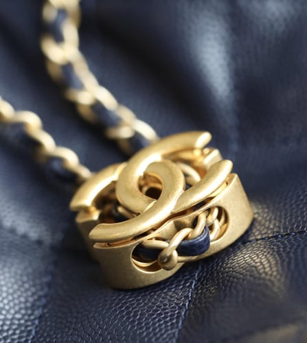 شانيل hobo كحلي