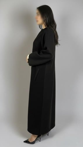 جوخ أسود مع شبك مبطن بالكامل