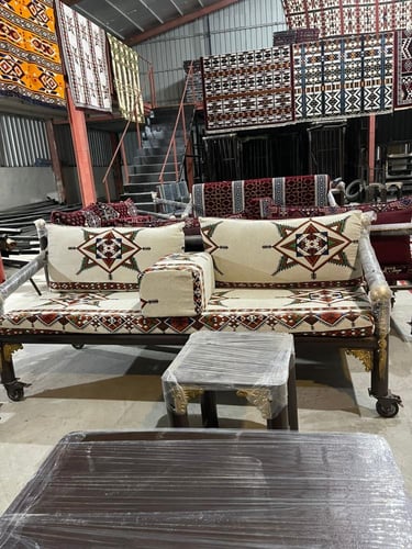 كرسي بكفرات مع الجلسة