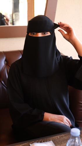 نقاب الاكل ( وسط - مشبك ذكي)