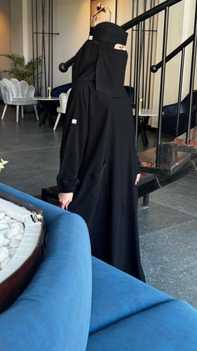 عباية نص بشت بسحاب وجيوب اماميه